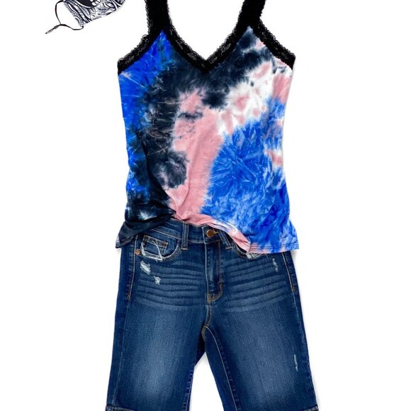 Ocean Dreams Lace Tank - Picture 2 of 2